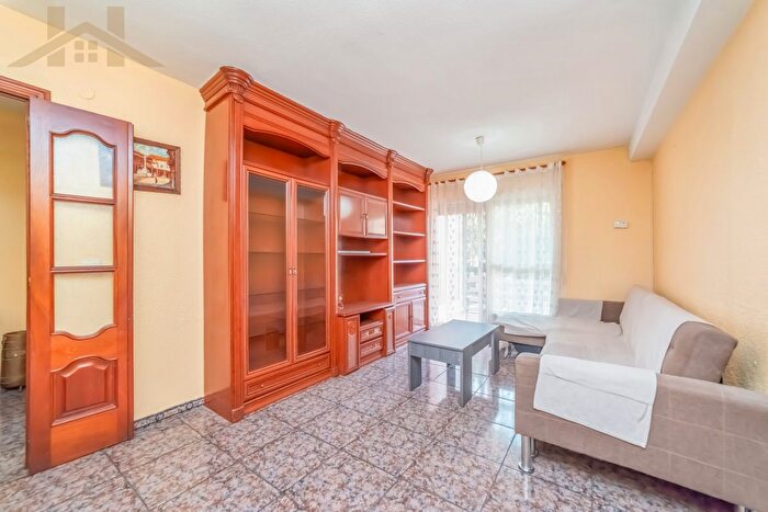 Casas en venta y pisos alquiler - 2