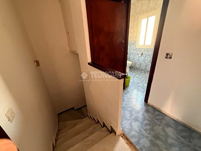 Casas en venta y pisos alquiler - 1