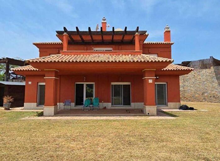 Casa en alquiler en Las Chapas El Rosario, Santa Clara de 4 habitaciones