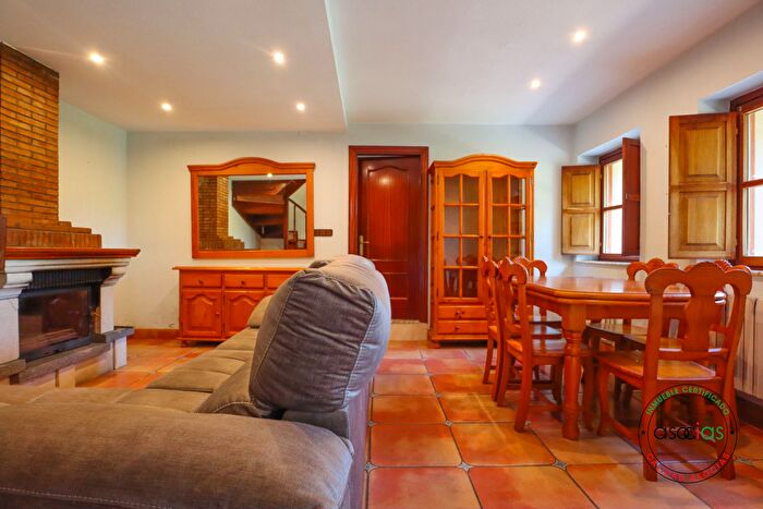 Casas en venta y pisos alquiler - 3