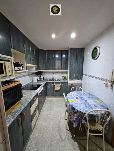 Casas en venta y pisos alquiler - 3