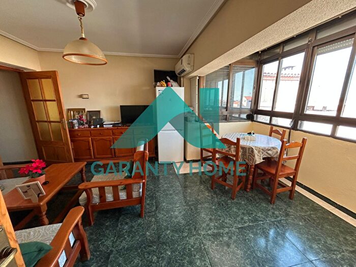 Casas en venta y pisos alquiler - 1