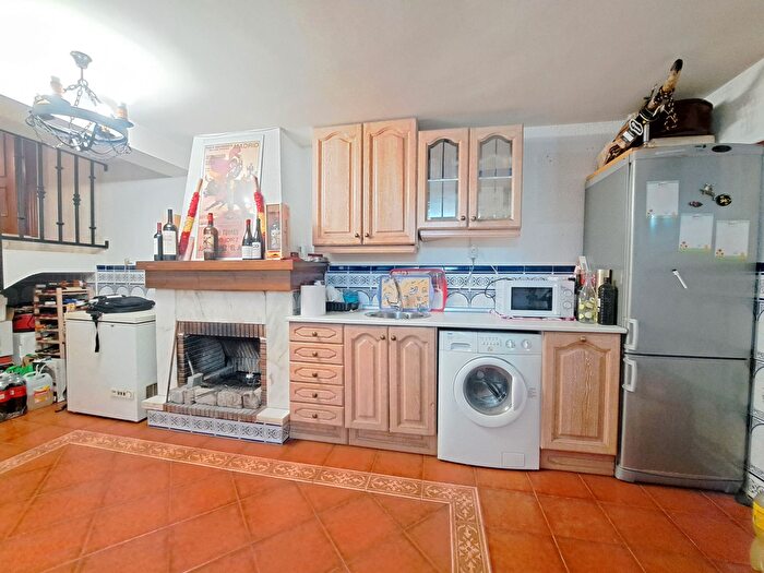 Casas en venta y pisos alquiler - 2
