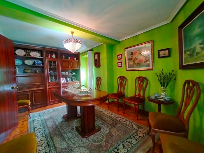 Casas en venta y pisos alquiler - 3
