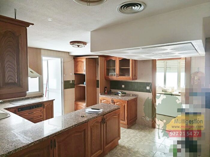 Casas en venta y pisos alquiler - 3