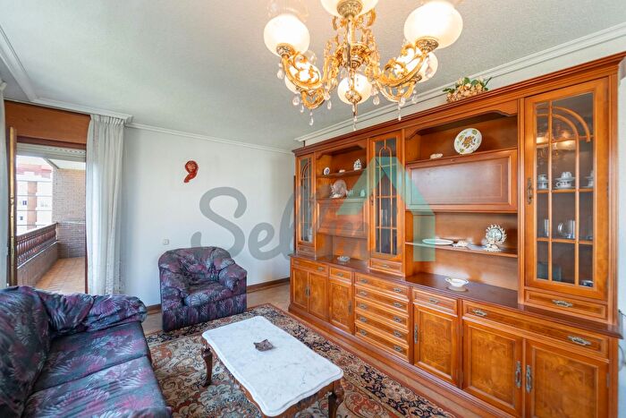 Casas en venta y pisos alquiler - 3