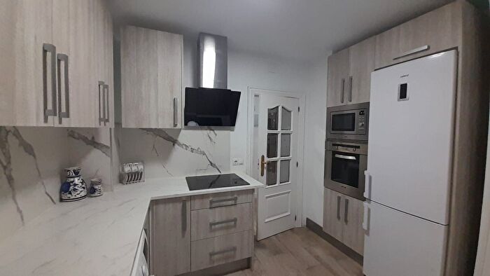 Casas en venta y pisos alquiler - 1