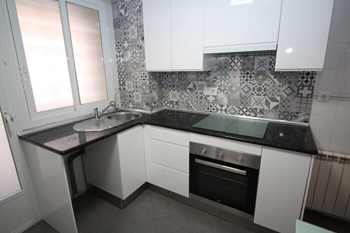 Casas en venta y pisos alquiler - 1