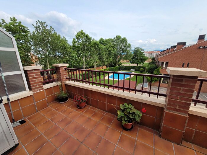 Casas en venta y pisos alquiler - 1