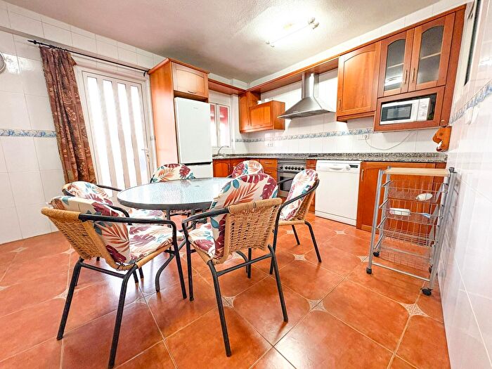 Casas en venta y pisos alquiler - 1