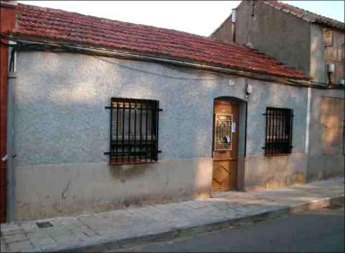Casas en venta y pisos alquiler - 1
