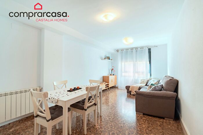 Casas en venta y pisos alquiler - 1
