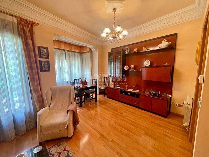 Casas en venta y pisos alquiler - 2