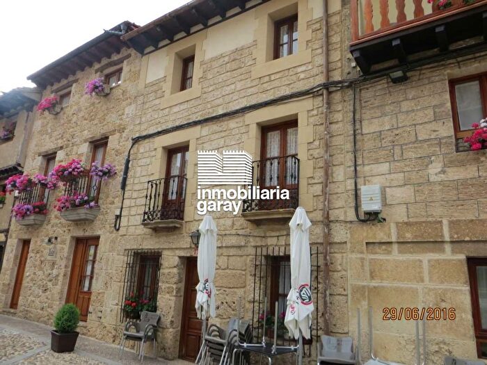 Casas en venta y pisos alquiler - 1
