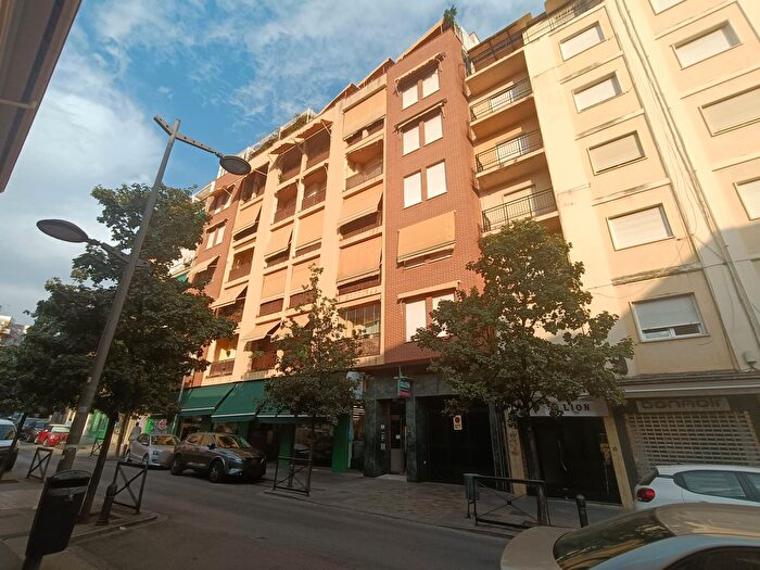 Casas en venta y pisos alquiler - 1