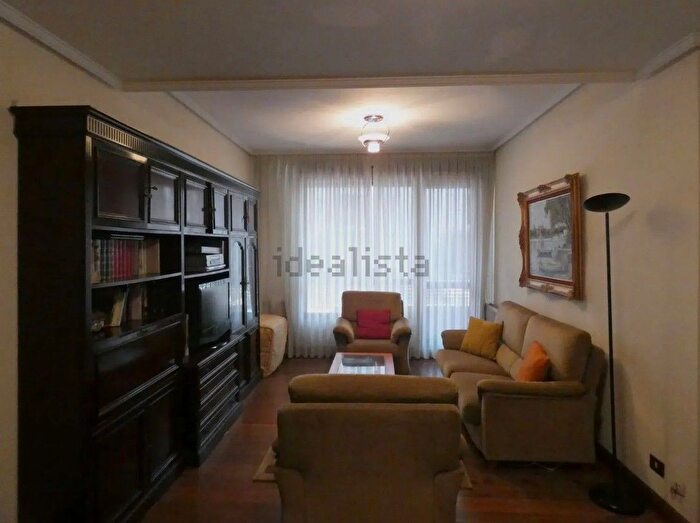 Casas en venta y pisos alquiler - 3