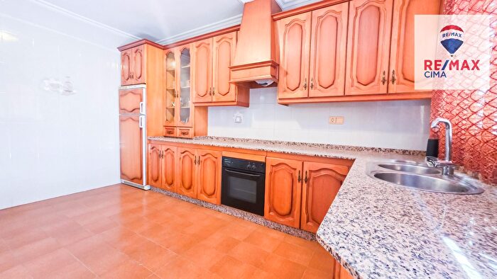 Casa en venta en Huéscar, Granada de 4 habitaciones