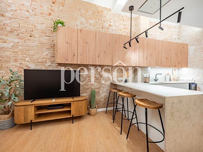 Casas en venta y pisos alquiler - 1
