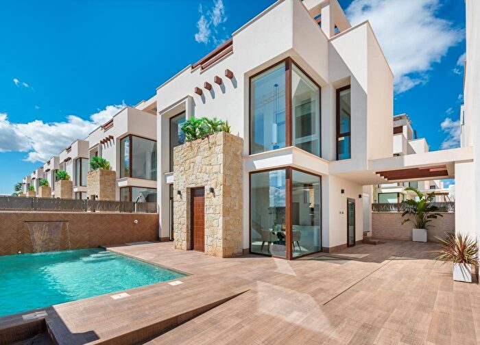 Casa en venta en Comunitat Valenciana, Alicante de 3 habitaciones
