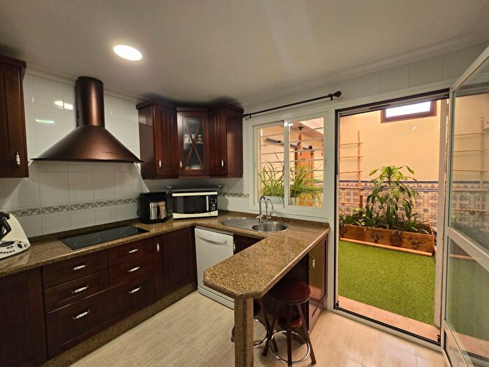 Casa en venta en Oromana, Alcalá de Guadaira de 4 habitaciones