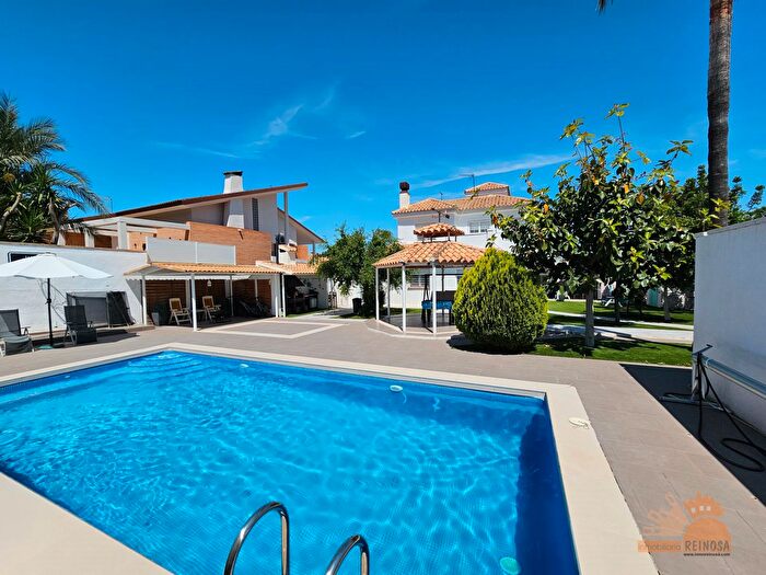 Casas en venta y pisos alquiler - 1