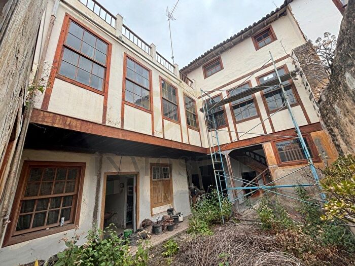 Casas en venta y pisos alquiler - 1