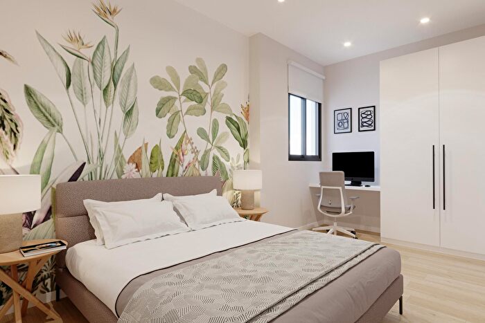 Casas en venta y pisos alquiler - 3