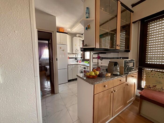 Casas en venta y pisos alquiler - 2