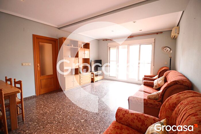 Casas en venta y pisos alquiler - 3