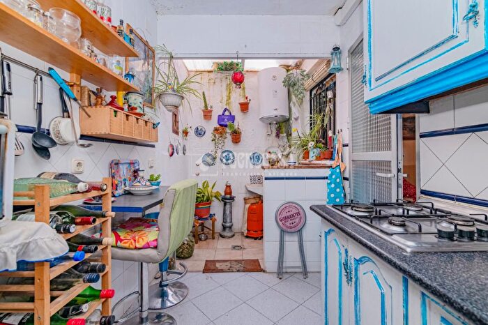 Casas en venta y pisos alquiler - 3