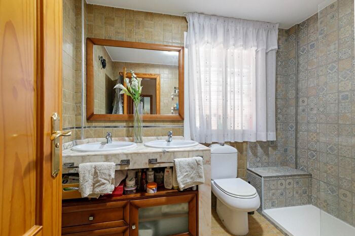 Casas en venta y pisos alquiler - 2