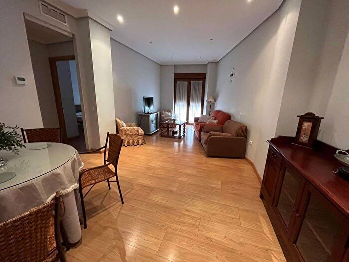 Casas en venta y pisos alquiler - 1