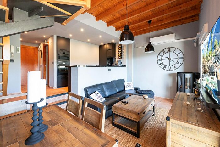 Casas en venta y pisos alquiler - 1