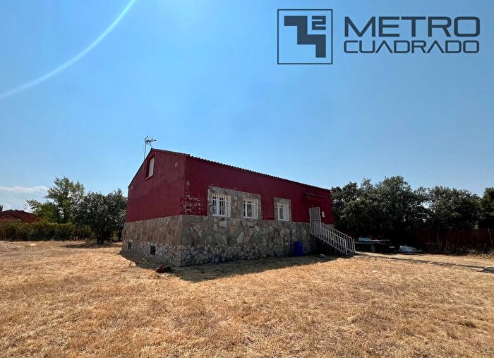 Casa en venta en Fresno de Cantespino, Segovia de 4 habitaciones
