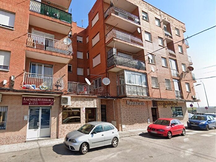 Casas en venta y pisos alquiler - 1