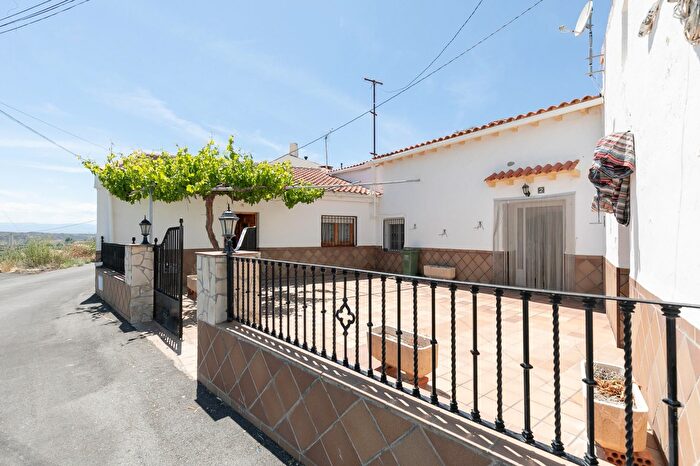 Casa en venta en Castilléjar, Granada de 10 habitaciones