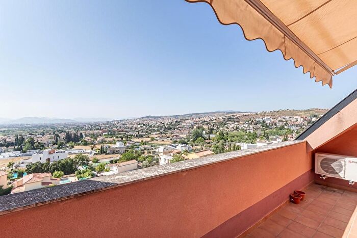 Piso en venta en Barrio de la Vega, Monachil de 2 habitaciones