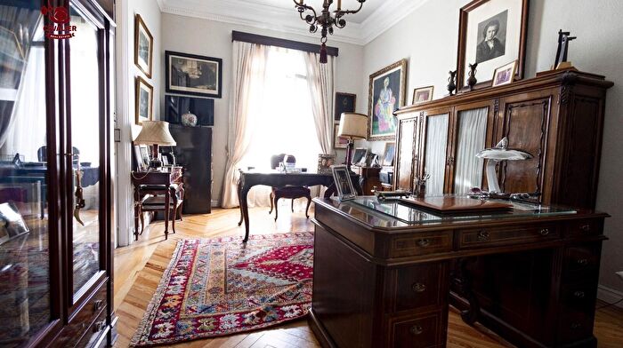 Casas en venta y pisos alquiler - 3