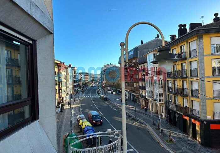 Casas en venta y pisos alquiler - 1