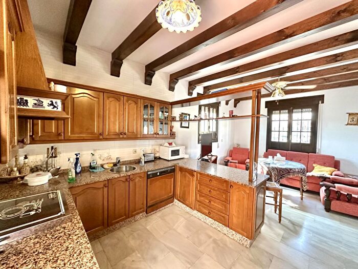 Casas en venta y pisos alquiler - 3