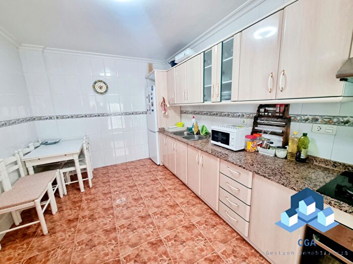 Casas en venta y pisos alquiler - 3