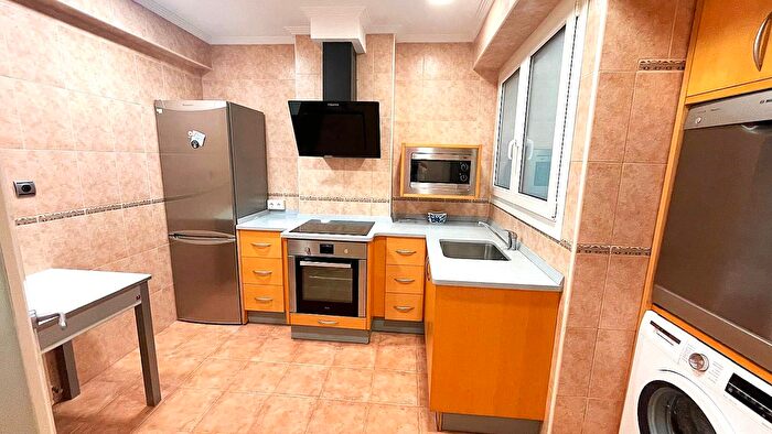 Casas en venta y pisos alquiler - 3