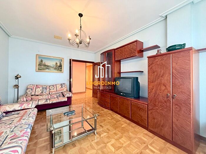 Casas en venta y pisos alquiler - 1