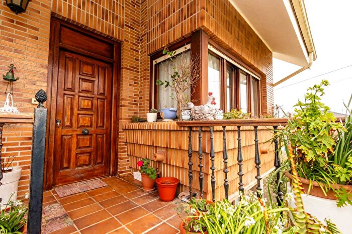 Casas en venta y pisos alquiler - 2