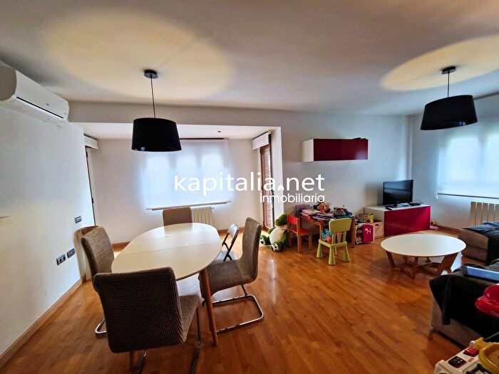 Casas en venta y pisos alquiler - 2