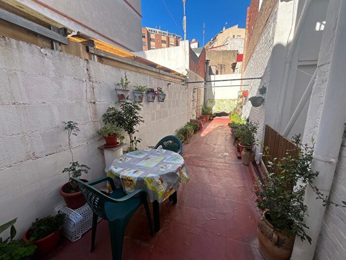 Casas en venta y pisos alquiler - 1