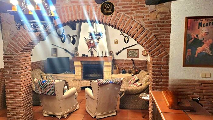 Casas en venta y pisos alquiler - 3
