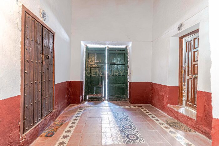 Casas en venta y pisos alquiler - 2