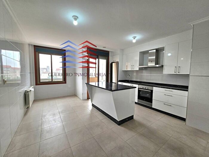 Piso en alquiler en Ventiun, Ourense Capital de 4 habitaciones