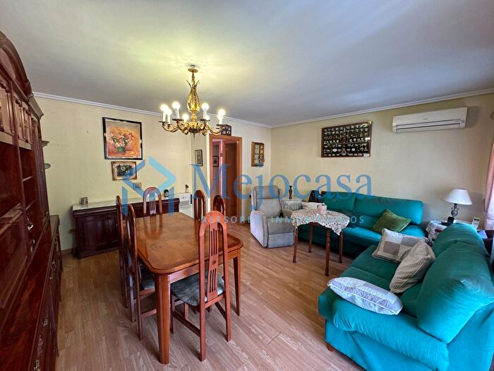 Casas en venta y pisos alquiler - 3